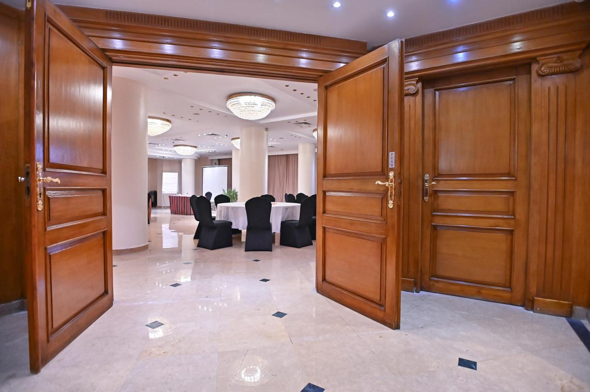 Swiss Inn Nile Hotel Giza ภายนอก รูปภาพ