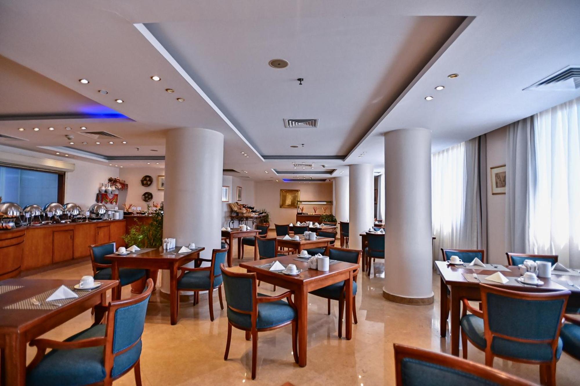 Swiss Inn Nile Hotel Giza ภายนอก รูปภาพ